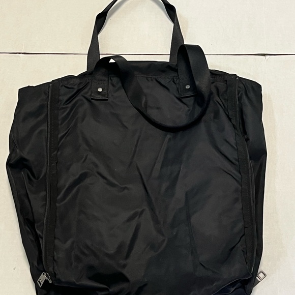 Lululemon Expandable Tote Black Bag - Picture 4 of 16